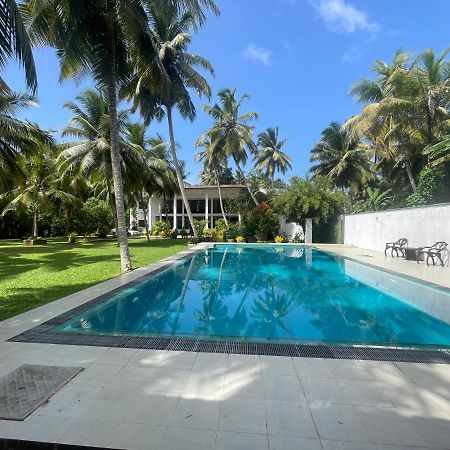 Why Not Mansion Hostel Habaraduwa Bagian luar foto