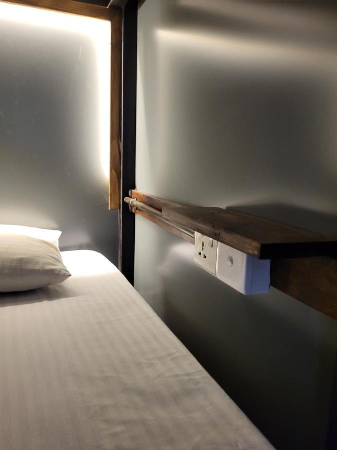 Why Not Mansion Hostel Habaraduwa Bagian luar foto