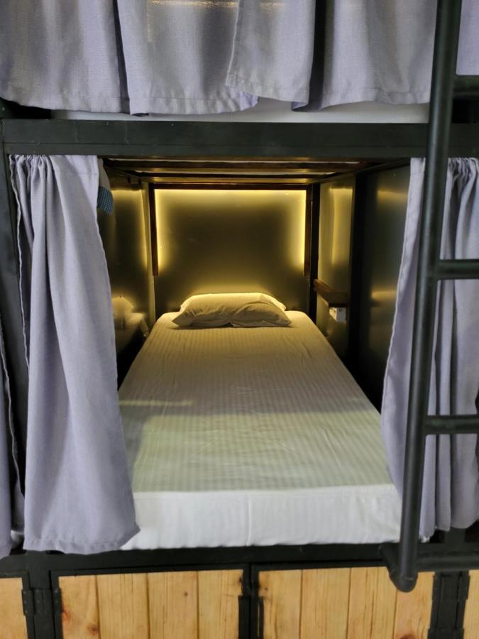Why Not Mansion Hostel Habaraduwa Bagian luar foto