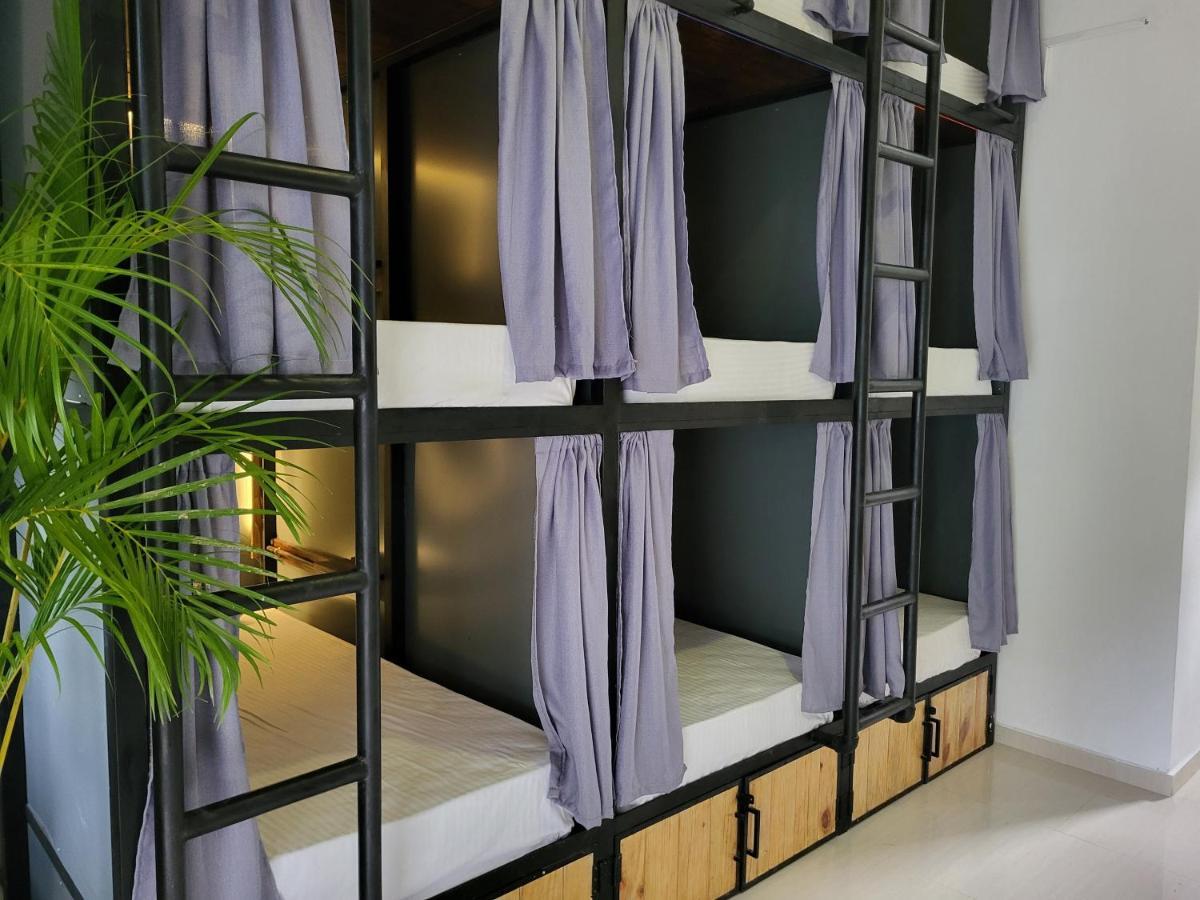 Why Not Mansion Hostel Habaraduwa Bagian luar foto