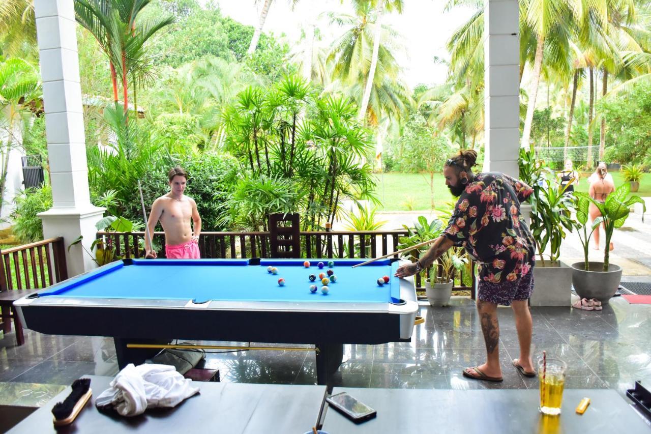 Why Not Mansion Hostel Habaraduwa Bagian luar foto